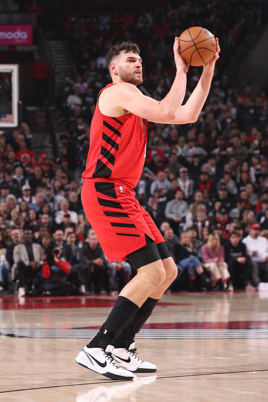 搜狐体育在线观看-拓记：魔兽训练时三分很准但比赛中不投 克林根可是真练出来了